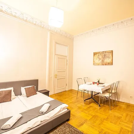 Dzirnavu Downtown Apartment In City Center Рига Екстер'єр фото